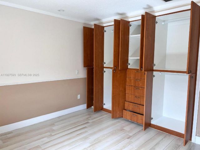 2-bedroom home for rent in Miami - 6231 SW 138th Ct G - MondialRealty