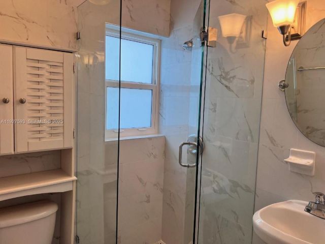 2-bedroom home for rent in Miami - 6231 SW 138th Ct G - MondialRealty
