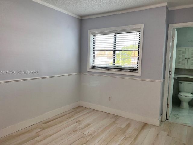 2-bedroom home for rent in Miami - 6231 SW 138th Ct G - MondialRealty