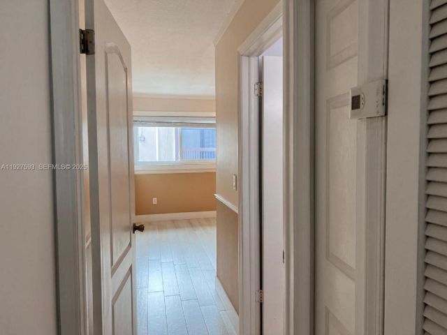 2-bedroom home for rent in Miami - 6231 SW 138th Ct G - MondialRealty