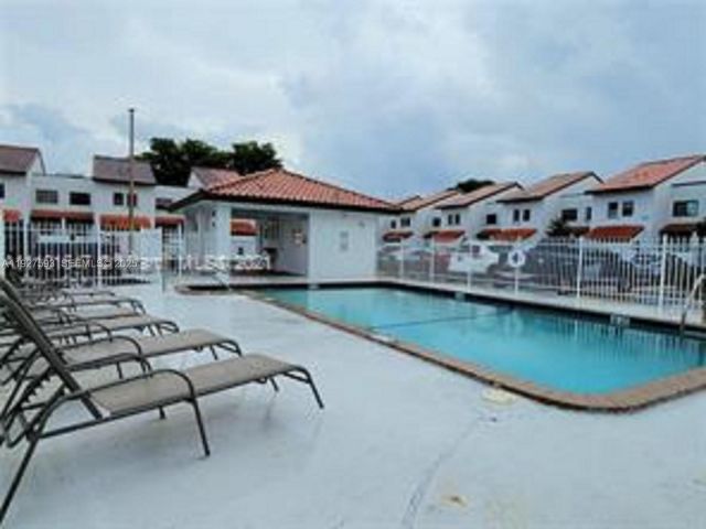 2-bedroom home for rent in Miami - 6231 SW 138th Ct G - MondialRealty