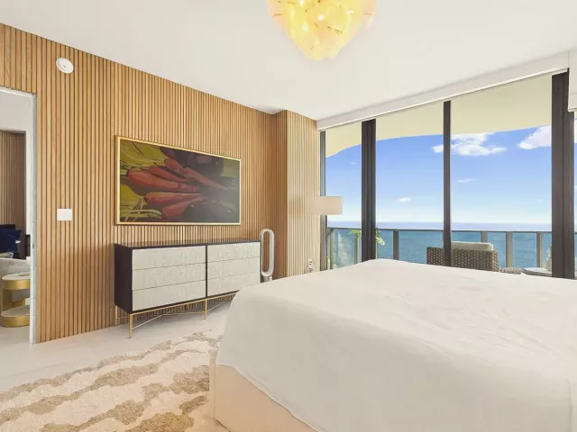 2-bedroom condo for rent in Pompano Beach - 900 N Ocean Boulevard LPH05 - MondialRealty