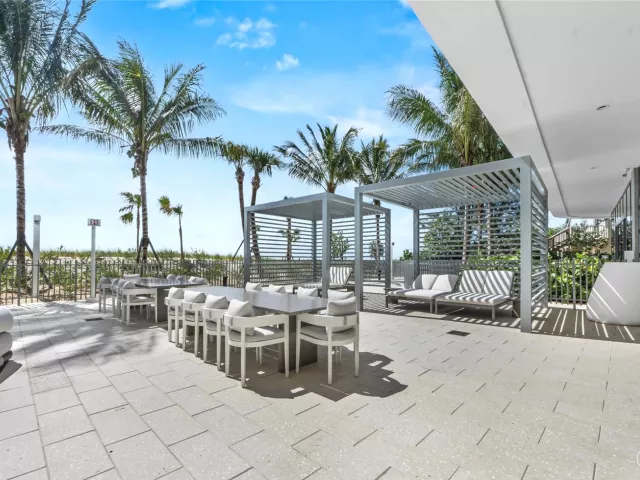 2-bedroom condo for rent in Pompano Beach - 900 N Ocean Boulevard LPH05 - MondialRealty