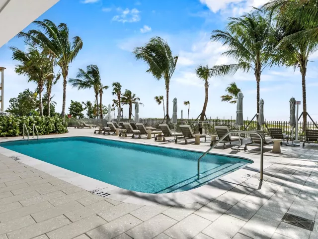 2-bedroom condo for rent in Pompano Beach - 900 N Ocean Boulevard LPH05 - MondialRealty