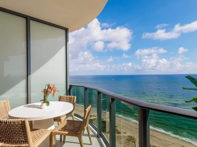 2-bedroom condo for rent in Pompano Beach - 900 N Ocean Boulevard LPH05 - MondialRealty