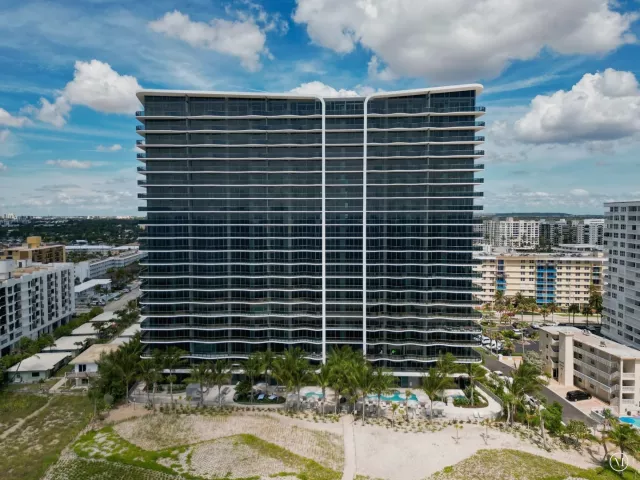 2-bedroom condo for rent in Pompano Beach - 900 N Ocean Boulevard LPH05 - MondialRealty