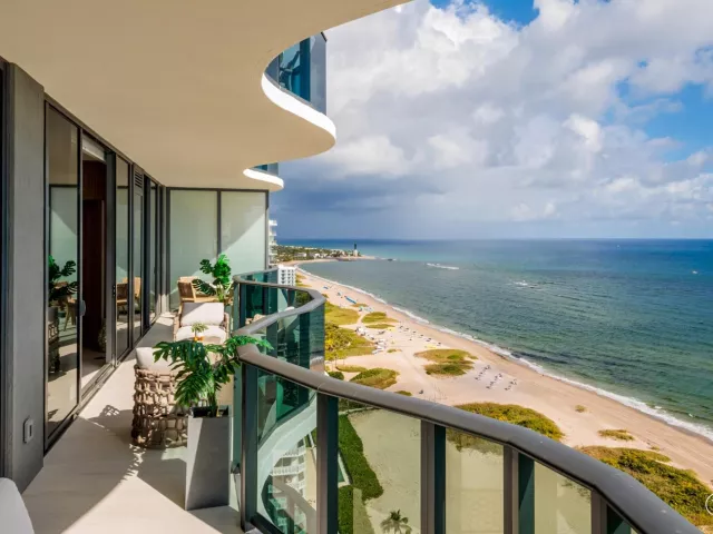 2-bedroom condo for rent in Pompano Beach - 900 N Ocean Boulevard LPH05 - MondialRealty
