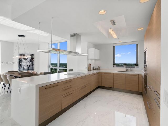 Apartment for sale  Unit #2002 - photo 6880564