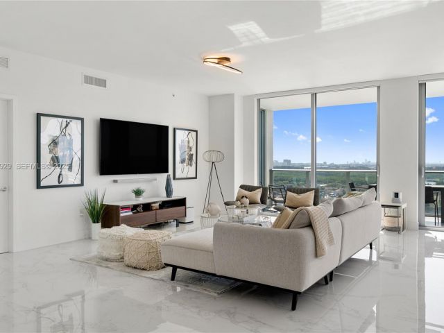 Apartment for sale  Unit #2002 - photo 6880569