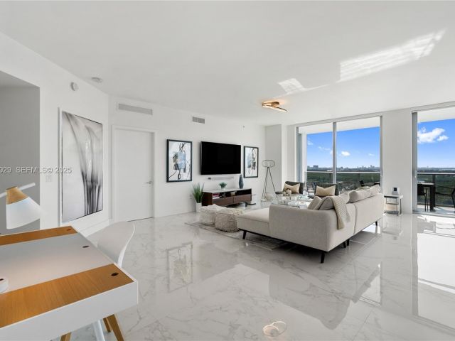 Apartment for sale  Unit #2002 - photo 6880570