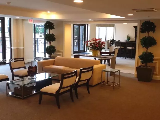 1-bedroom condo for sale in Coral Gables - 55 Merrick Way 505 - MondialRealty