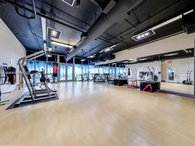 2-bedroom condo for rent in Miami - 601 NE 36th St 3101 - MondialRealty