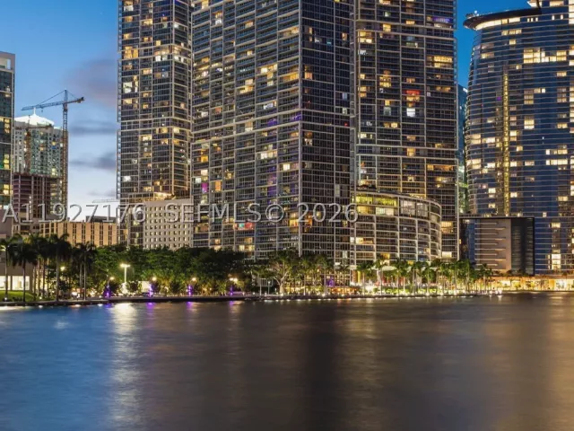 2-bedroom condo for sale in Miami - 495 Brickell Ave 2405 - MondialRealty