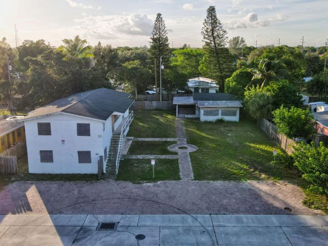 Home for sale at 122 SW 8th Avenue - photo 6890923