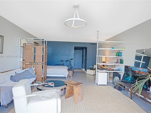 condo for rent in Miami Beach - 800 West Ave 524 - MondialRealty