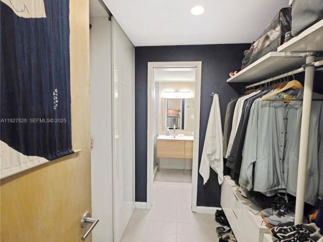 condo for rent in Miami Beach - 800 West Ave 524 - MondialRealty