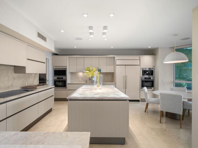3-bedroom condo for rent in Fort Lauderdale - 101 S Fort Lauderdale Beach Boulevard PH 2703 - MondialRealty