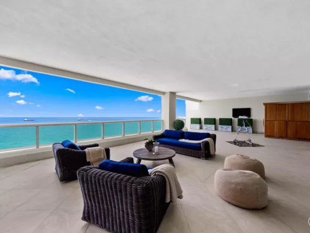 3-bedroom condo for rent in Fort Lauderdale - 101 S Fort Lauderdale Beach Boulevard PH 2703 - MondialRealty