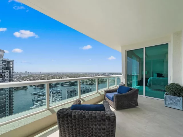 3-bedroom condo for rent in Fort Lauderdale - 101 S Fort Lauderdale Beach Boulevard PH 2703 - MondialRealty