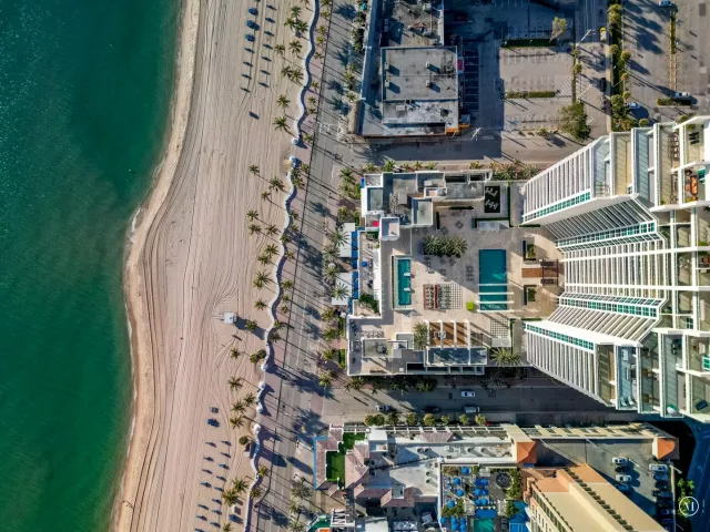 3-bedroom condo for rent in Fort Lauderdale - 101 S Fort Lauderdale Beach Boulevard PH 2703 - MondialRealty