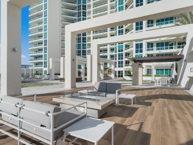 3-bedroom condo for rent in Fort Lauderdale - 101 S Fort Lauderdale Beach Boulevard PH 2703 - MondialRealty