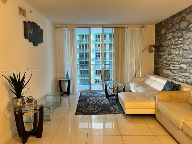 1-bedroom condo for sale in Miami - 1750 N Bayshore Dr 3109 - MondialRealty