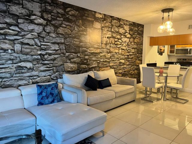 1-bedroom condo for sale in Miami - 1750 N Bayshore Dr 3109 - MondialRealty