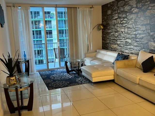 1-bedroom condo for sale in Miami - 1750 N Bayshore Dr 3109 - MondialRealty