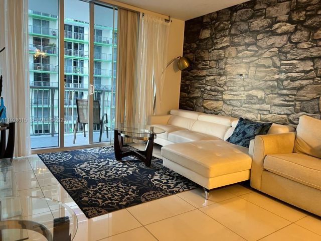 1-bedroom condo for sale in Miami - 1750 N Bayshore Dr 3109 - MondialRealty