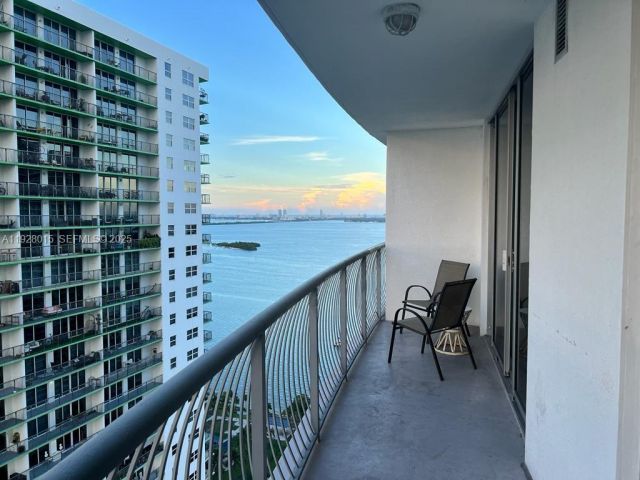1-bedroom condo for sale in Miami - 1750 N Bayshore Dr 3109 - MondialRealty