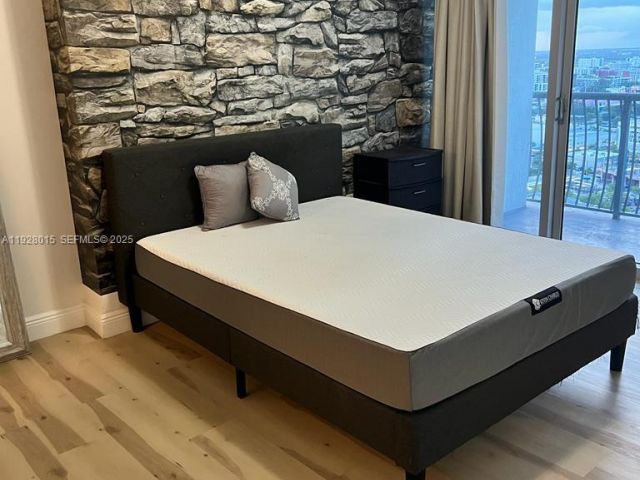 1-bedroom condo for sale in Miami - 1750 N Bayshore Dr 3109 - MondialRealty