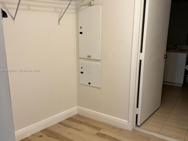 1-bedroom condo for sale in Miami - 1750 N Bayshore Dr 3109 - MondialRealty