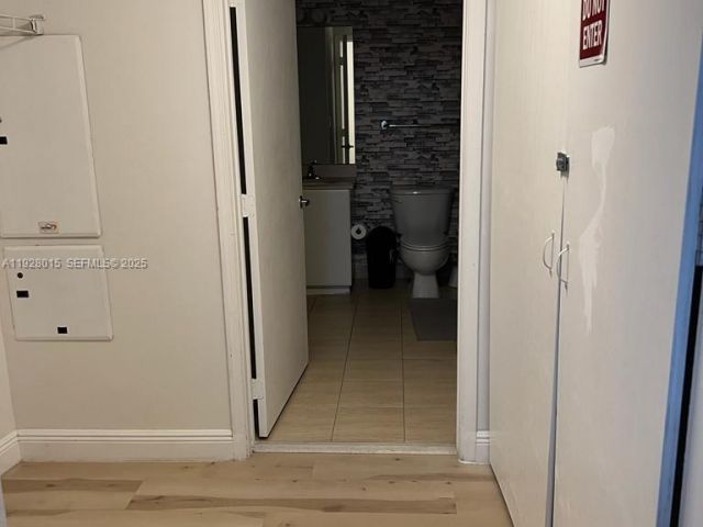 1-bedroom condo for sale in Miami - 1750 N Bayshore Dr 3109 - MondialRealty