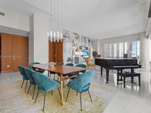 2-bedroom condo for sale in Miami - 900 Brickell Key Blvd 803 - MondialRealty