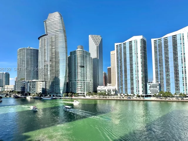 2-bedroom condo for sale in Miami - 900 Brickell Key Blvd 803 - MondialRealty