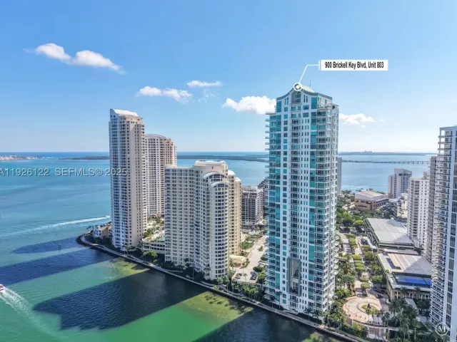 2-bedroom condo for sale in Miami - 900 Brickell Key Blvd 803 - MondialRealty
