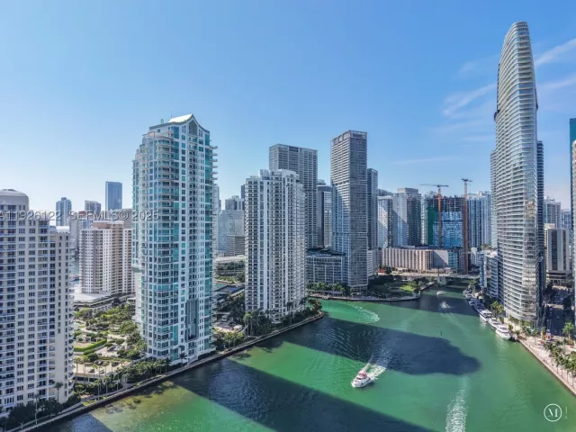 2-bedroom condo for sale in Miami - 900 Brickell Key Blvd 803 - MondialRealty