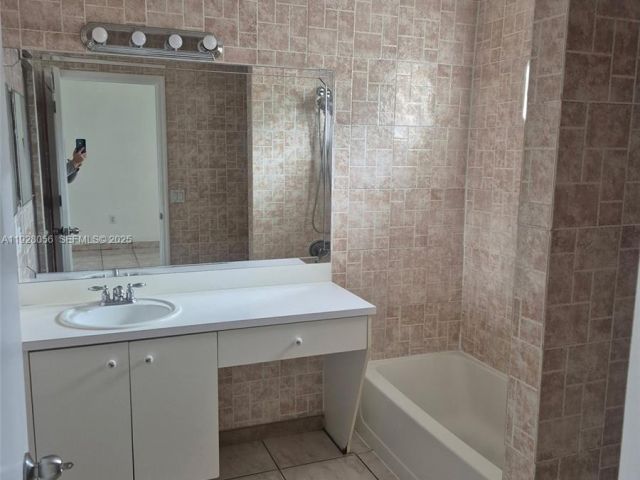 3-bedroom home for rent in Miami -  - MondialRealty