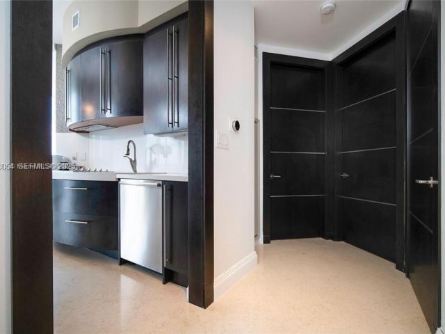 Apartment for sale  Unit #1101 - photo 6879777
