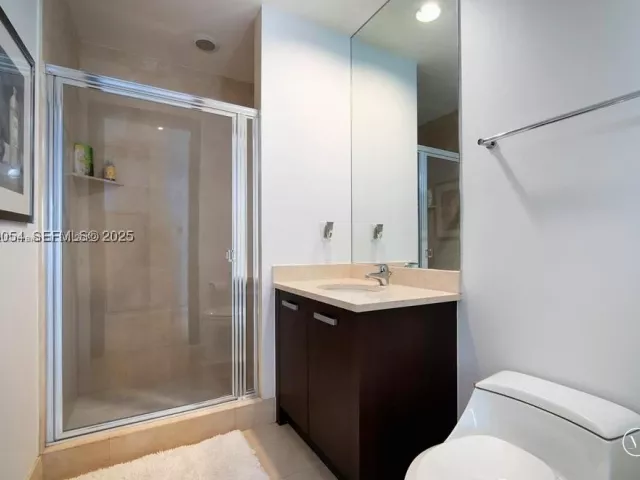 3-bedroom condo for sale in Sunny Isles Beach - 18101 Collins Ave 1101 - MondialRealty