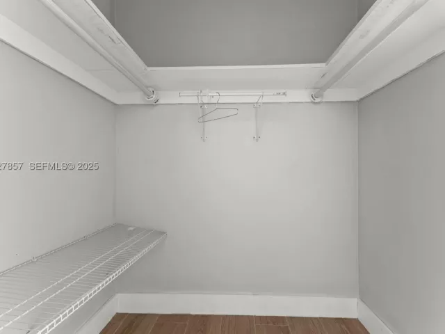 2-bedroom condo for sale in Hollywood - 3001 S Ocean Dr 1145 - MondialRealty