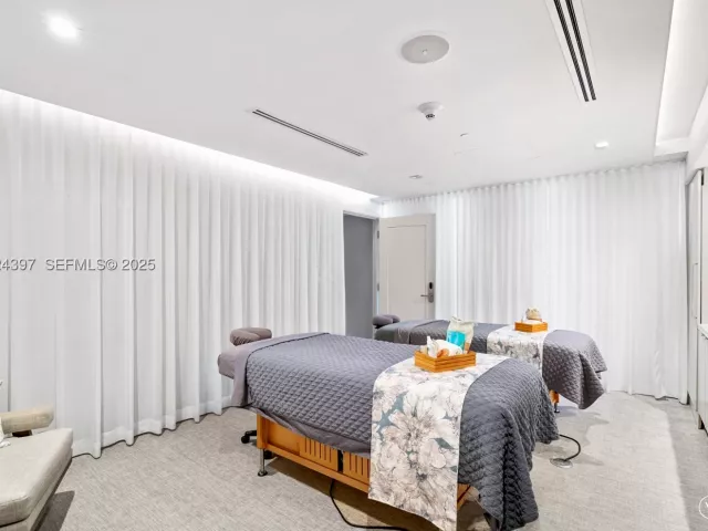 condo for sale in Fort Lauderdale - 551 N Fort Lauderdale Beach Blvd R1904 - MondialRealty