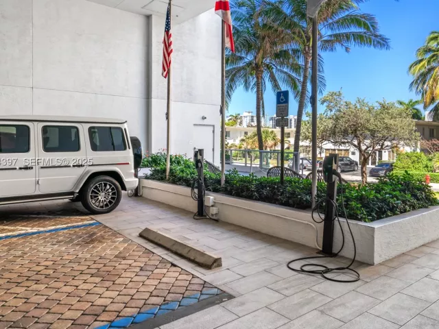 condo for sale in Fort Lauderdale - 551 N Fort Lauderdale Beach Blvd R1904 - MondialRealty