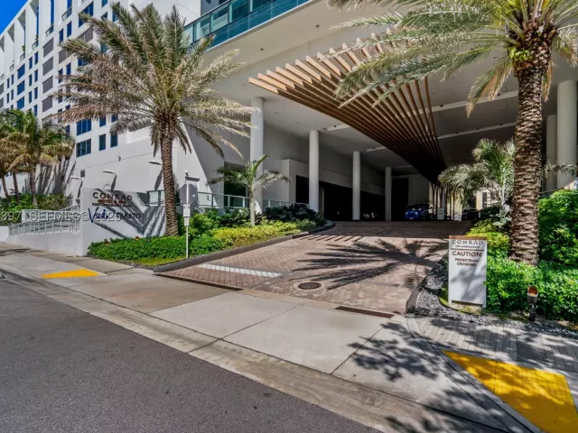 condo for sale in Fort Lauderdale - 551 N Fort Lauderdale Beach Blvd R1904 - MondialRealty