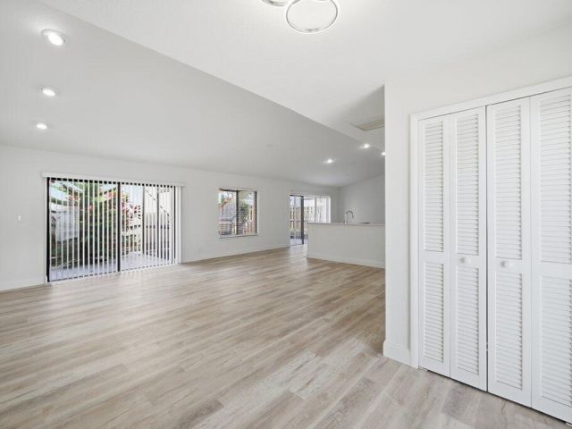 Home for sale at 905 NW 22nd Avenue - photo 6878883