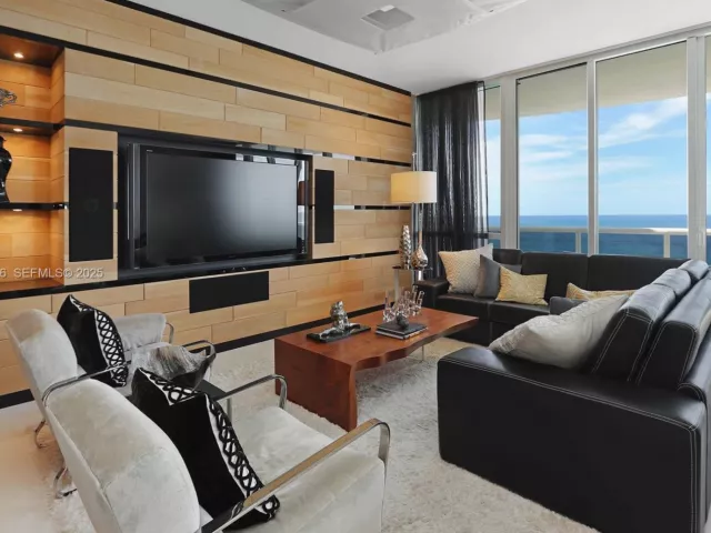 3-bedroom condo for sale in Sunny Isles Beach - 15901 Collins Ave 1101 - MondialRealty
