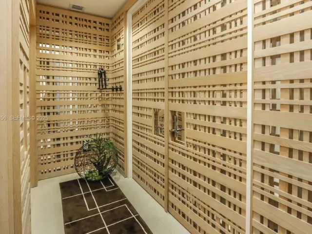 3-bedroom condo for sale in Sunny Isles Beach - 15901 Collins Ave 1101 - MondialRealty