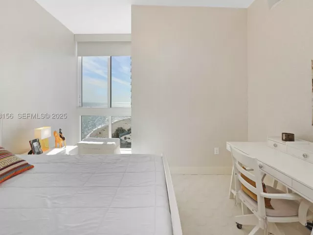 3-bedroom condo for sale in Sunny Isles Beach - 15901 Collins Ave 1101 - MondialRealty