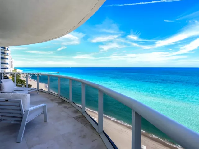 3-bedroom condo for sale in Sunny Isles Beach - 15901 Collins Ave 1101 - MondialRealty
