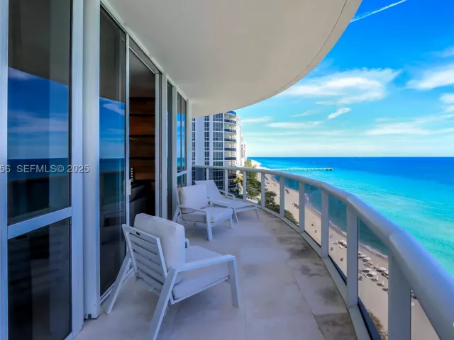 3-bedroom condo for sale in Sunny Isles Beach - 15901 Collins Ave 1101 - MondialRealty